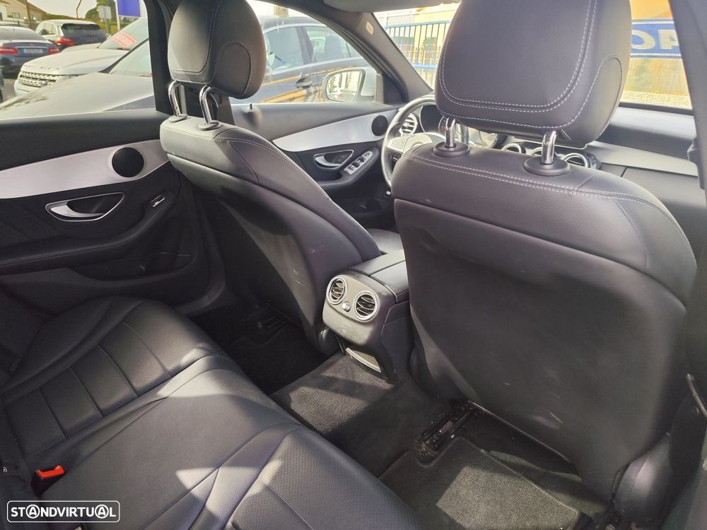 Mercedes-Benz C 300 h AMG Line - 22