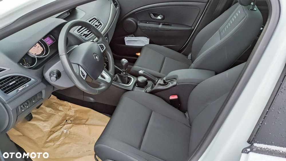 Renault Megane 1.6 16V 110 Authentique - 5