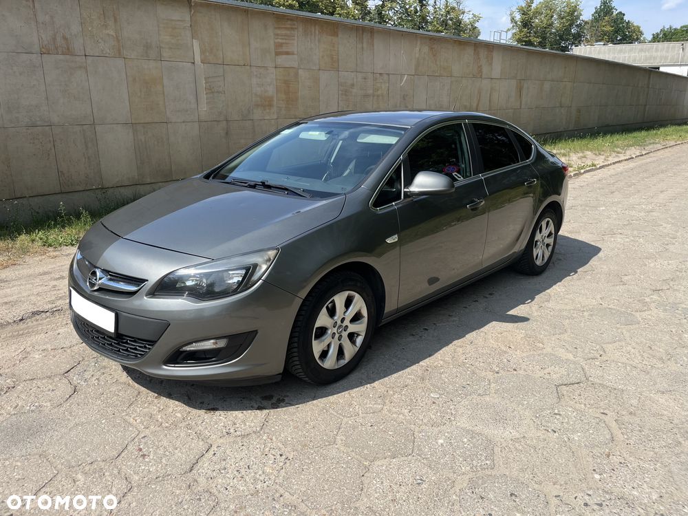 Opel Astra 1.4 T Business EU6 - 1