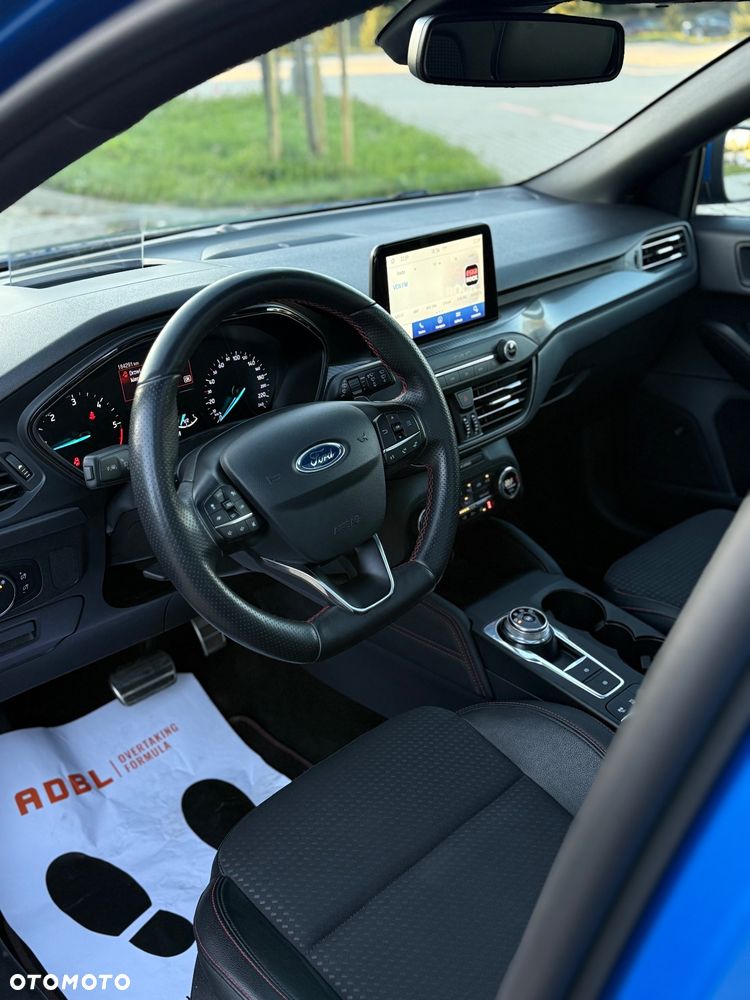 Ford Focus Turnier 1.5 TDCi DPF Start-Stopp-System ST-Line - 12