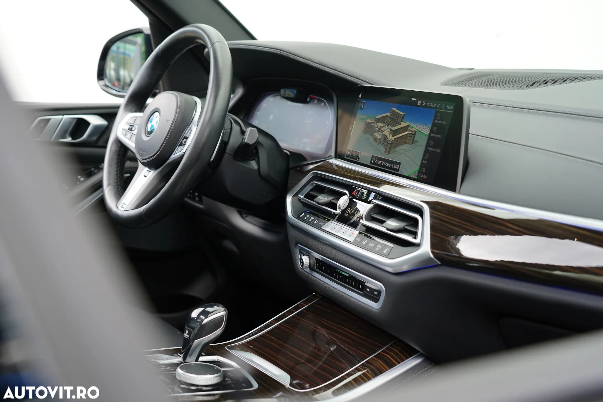 BMW X5 M M50d - 11