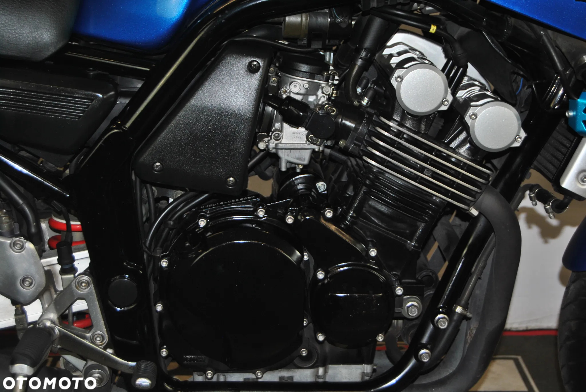 Yamaha FZS - 16