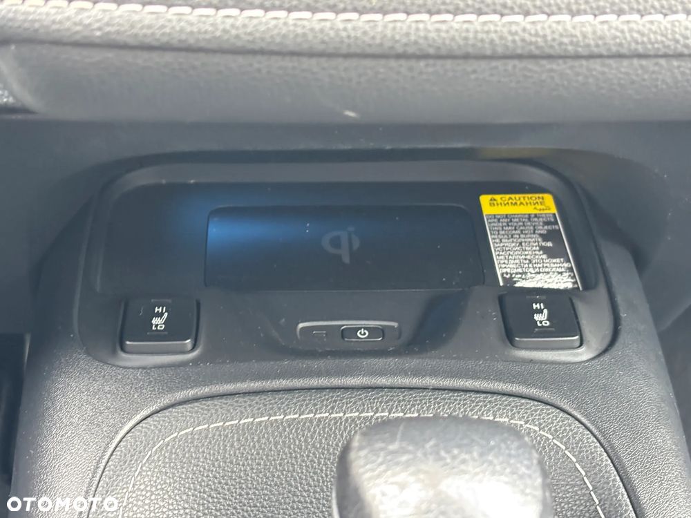 Toyota Corolla 1.8 Hybrid Executive - 24