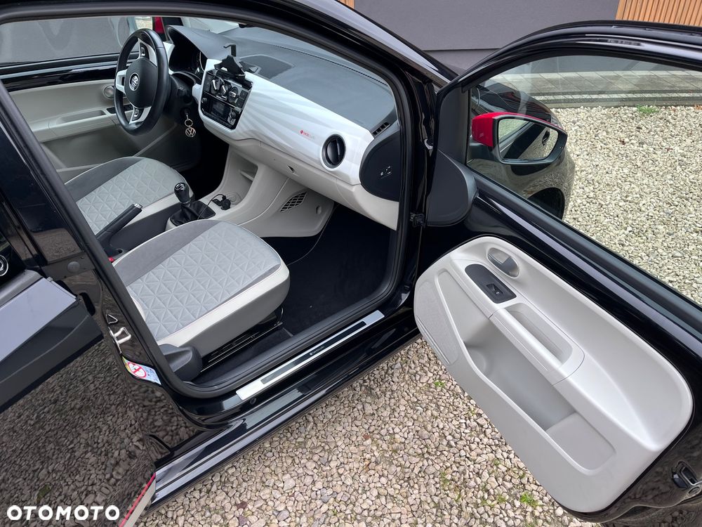 Volkswagen up! 1.0 beats - 21