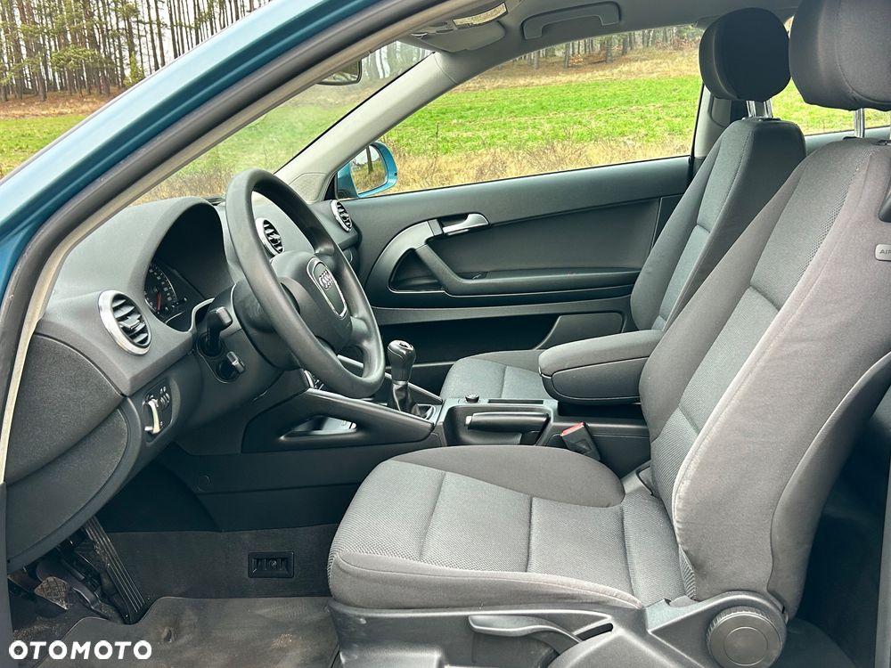 Audi A3 3-drzwiowe 1.6 Attraction - 13