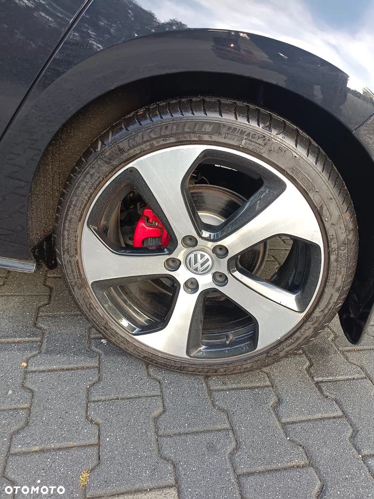 Volkswagen Golf - 13