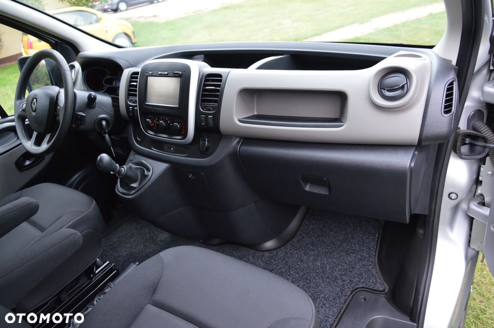 Renault Trafic - 25
