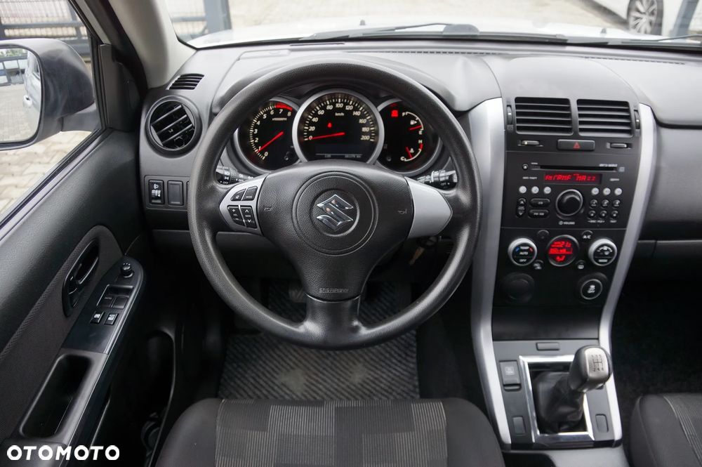 Suzuki Grand Vitara 1.6 Comfort - 12