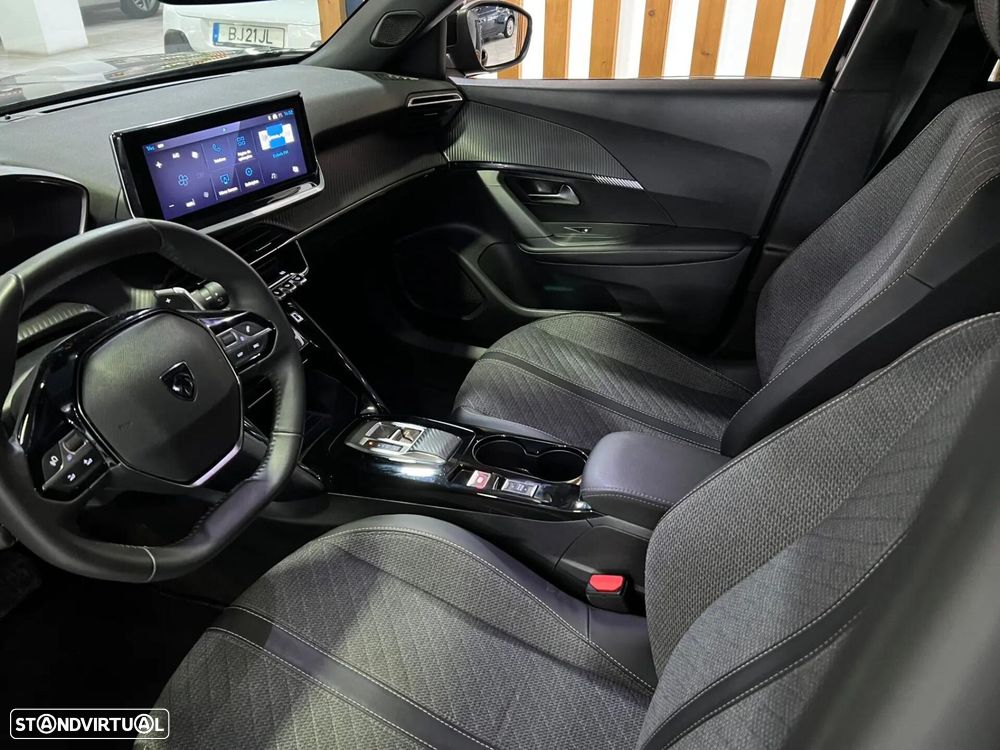 Peugeot 2008 1.2 Hybrid Allure e-DCS6 - 20