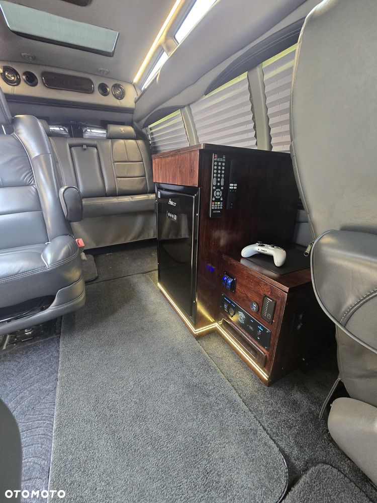 GMC Savana - 20