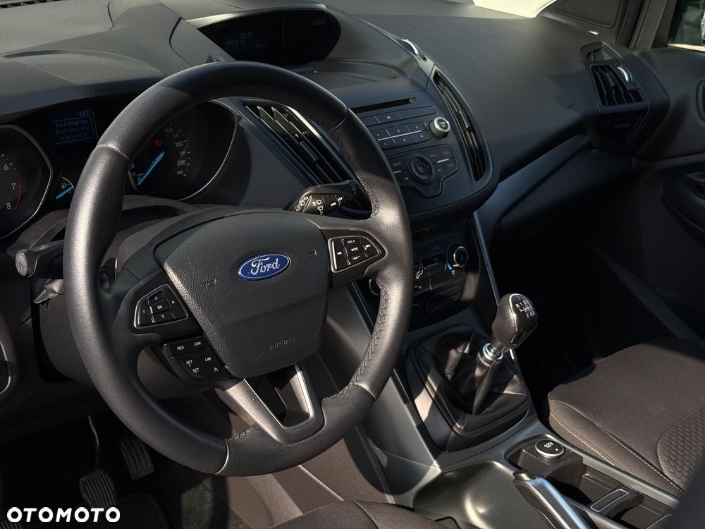 Ford Kuga 1.5 EcoBoost 2x4 Cool & Connect - 14