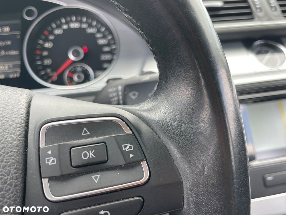 Volkswagen Passat 1.8 TSI Individual - 34