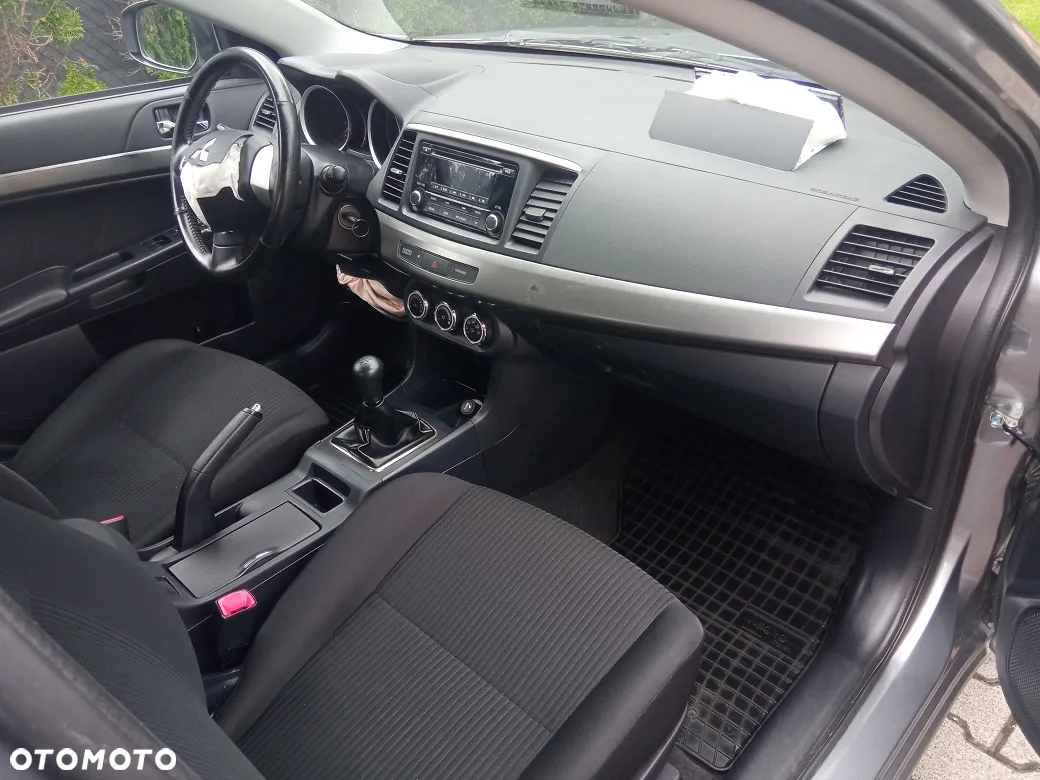 Mitsubishi Lancer 1.6 Inform - 15