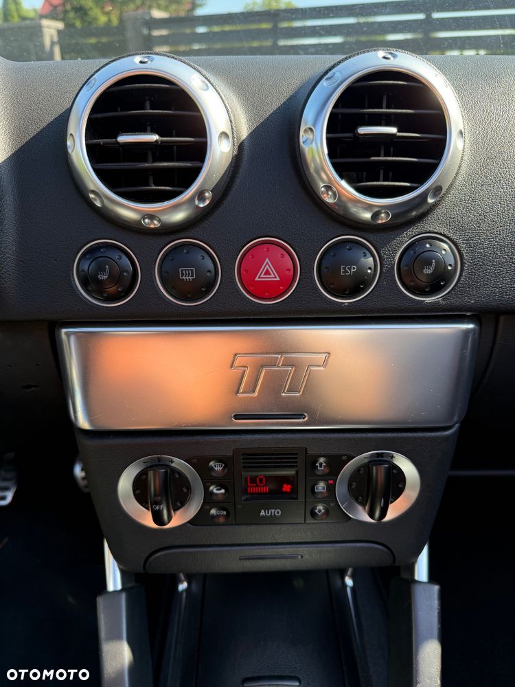 Audi TT Roadster 1.8 T quattro - 30