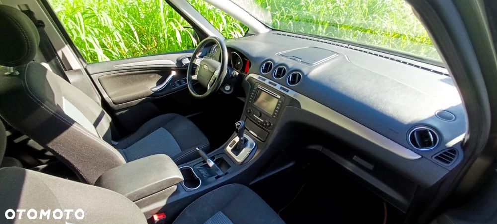 Ford Galaxy - 8