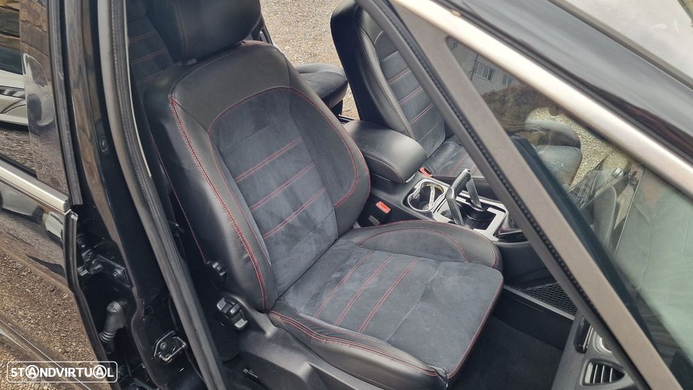 Ford S-Max 2.2 TDCi Titanium 7L - 25