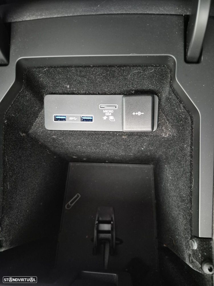 Land Rover Discovery Sport P300e R-Dynamic S - 29