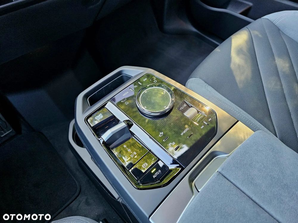 BMW iX xDrive45 100.6kWh - 24