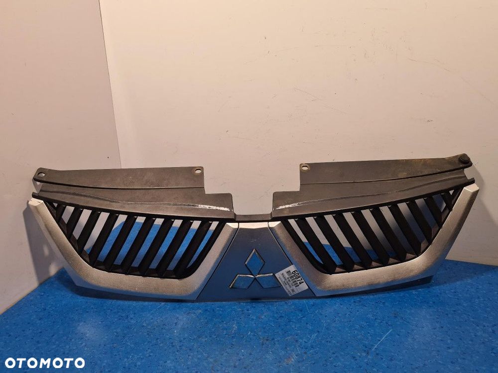 MITSUBISHI OUTLANDER II ATRAPA / GRILL A31E - 1