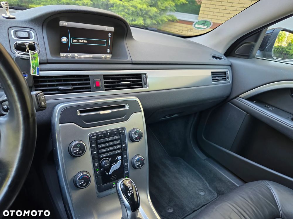 Volvo V70 D4 Geartronic Black Edition - 27