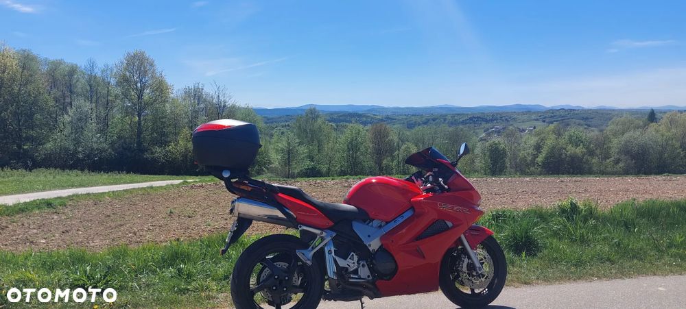Honda VFR - 40