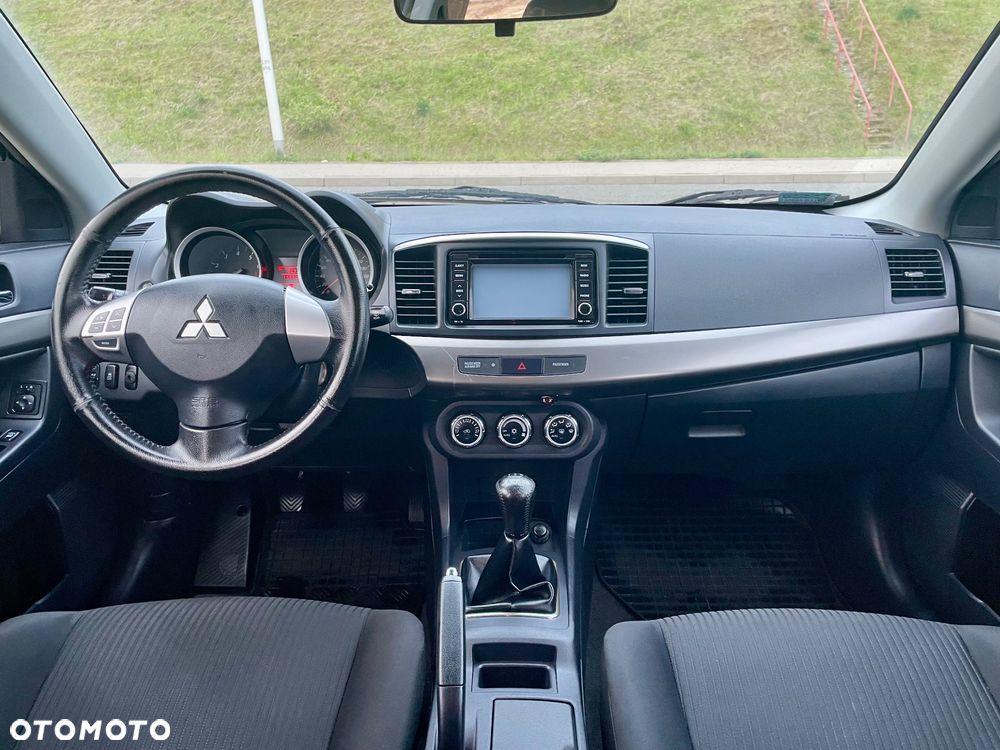 Mitsubishi Lancer 1.6 Inform - 8