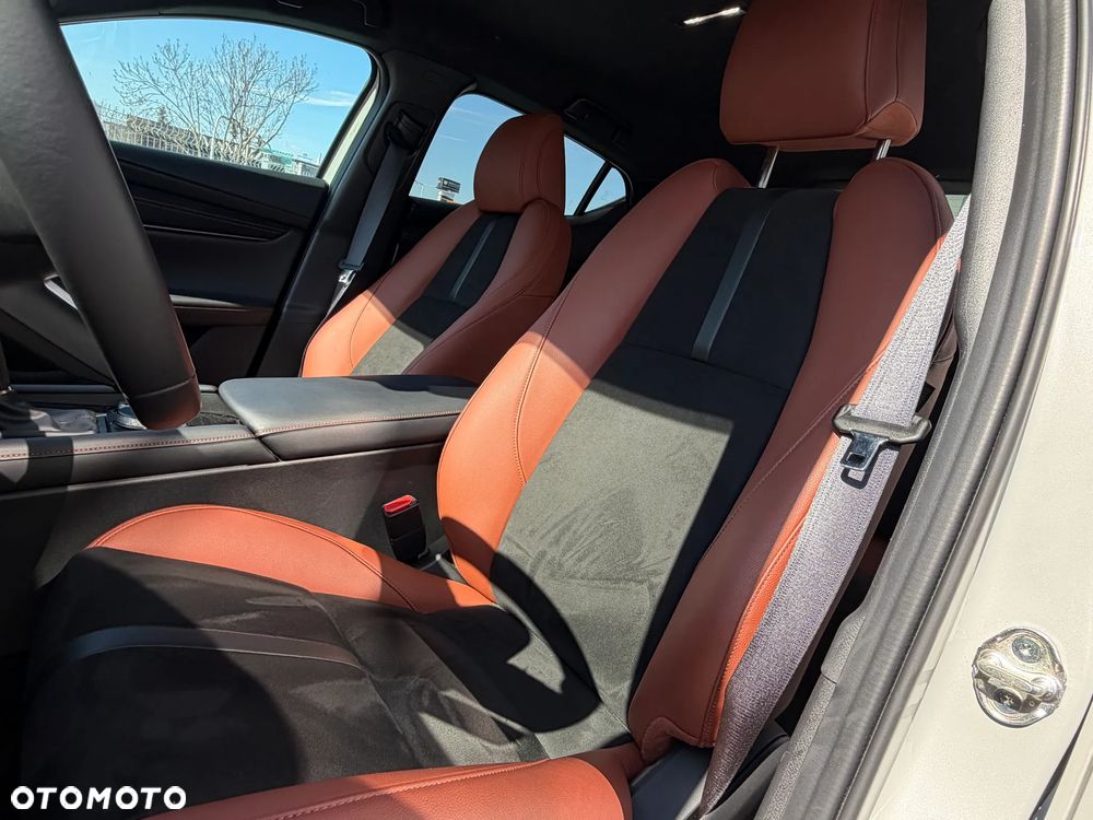 Mazda 3 e-SKYACTIV-X 186 M HYBRID DRIVE NAGISA - 10