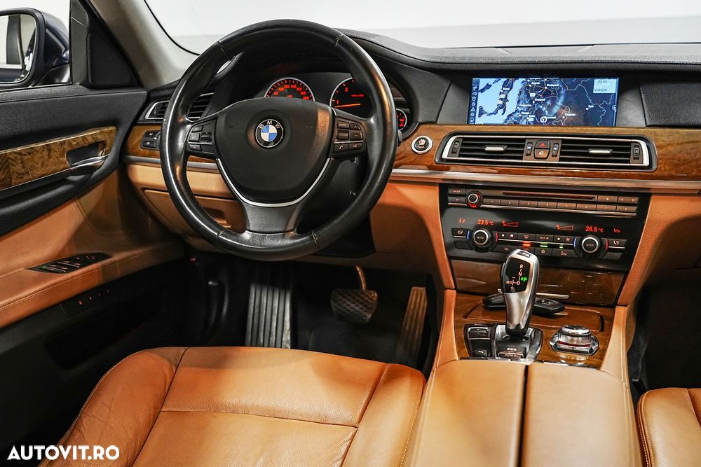 BMW Seria 7 730d - 24