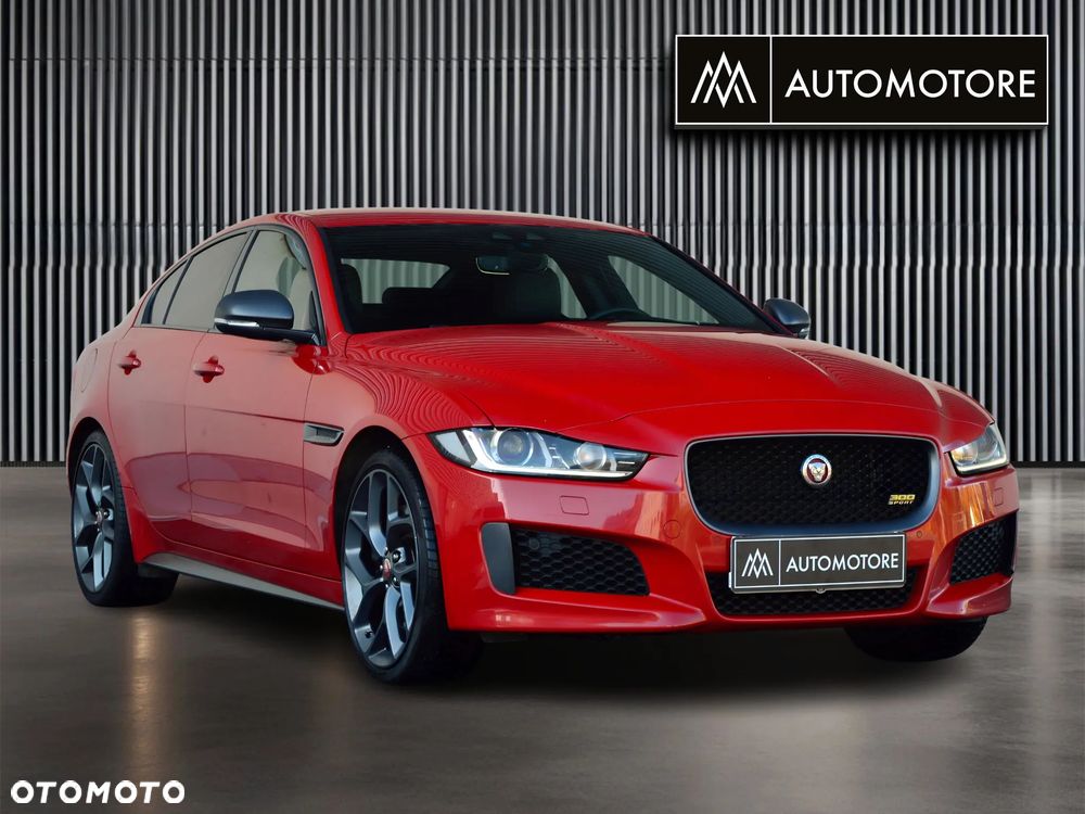 Jaguar XE 2.0 T AWD 300 Sport - 5