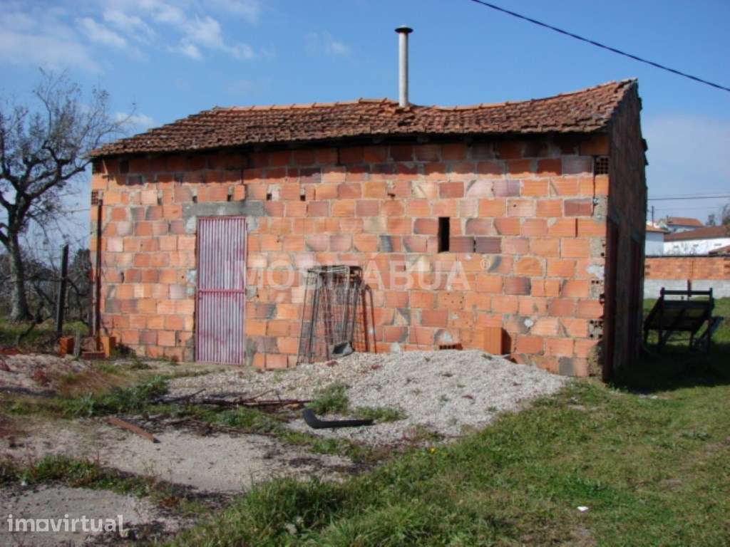Terreno para construção num artigo urbano, o que significa que é po... - Grande imagem: 4/6