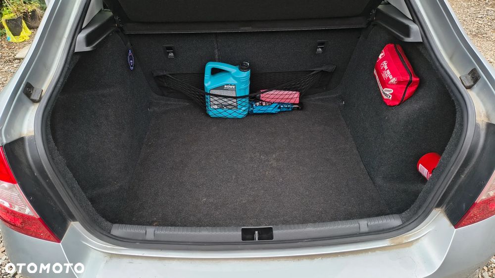 Skoda RAPID 1.2 TSI Active - 16