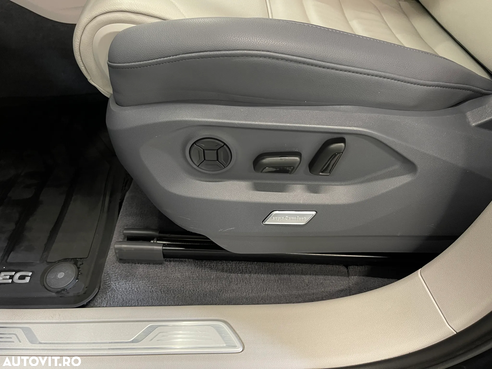 Volkswagen Touareg V6 TDI Elegance - 28