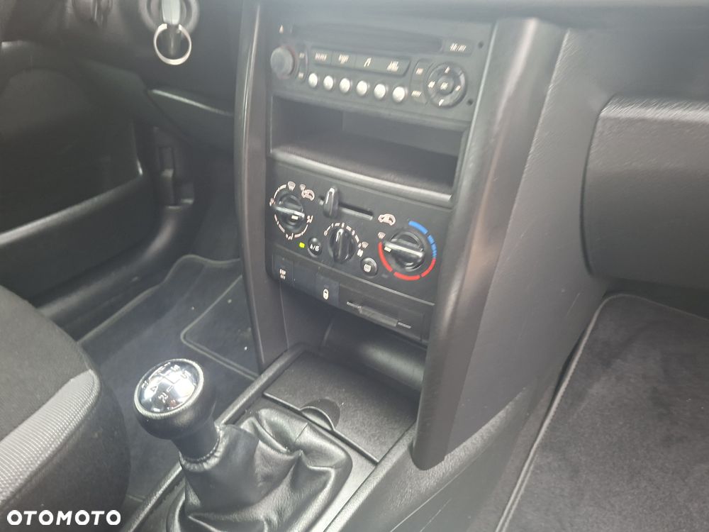 Peugeot 207 1.4 16V Trendy - 9