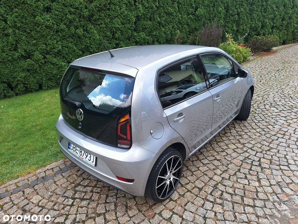 Volkswagen up! (BlueMotion Technology) move - 38