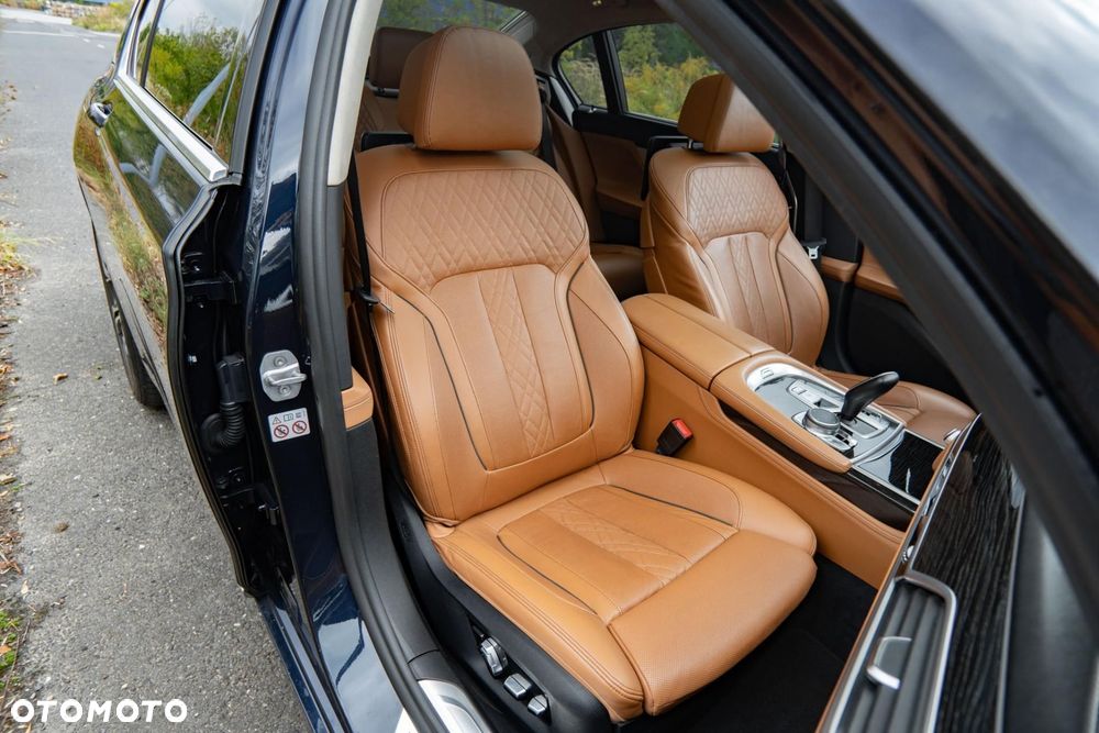 BMW Seria 7 740Li xDrive - 17