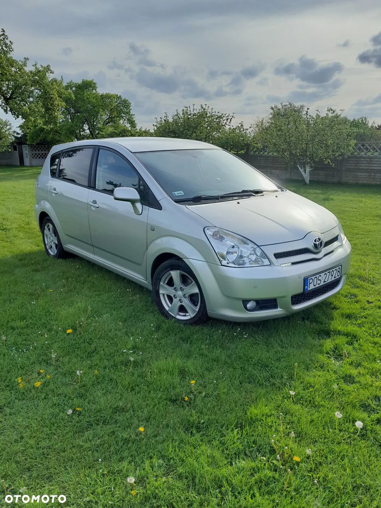 Toyota Corolla Verso 2.2 D-4D Gold 7os - 2