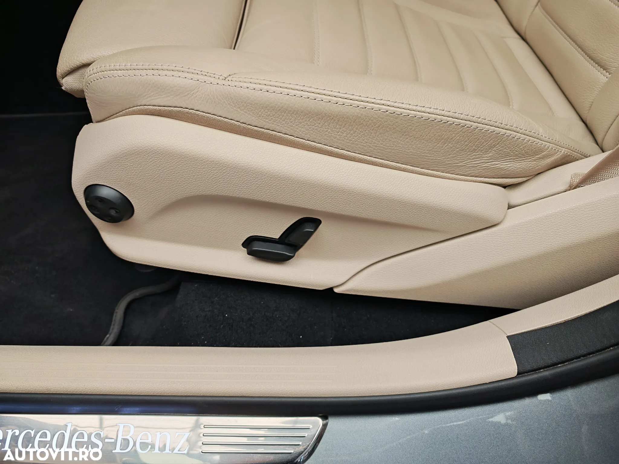 Mercedes-Benz GLC 300 d 4MATIC - 33