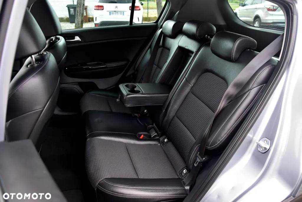 Kia Sportage 1.6 CRDI MHEV Black Edition 2WD DCT - 23