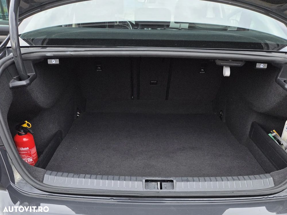 Volkswagen Passat 2.0 TDI DSG Highline - 8