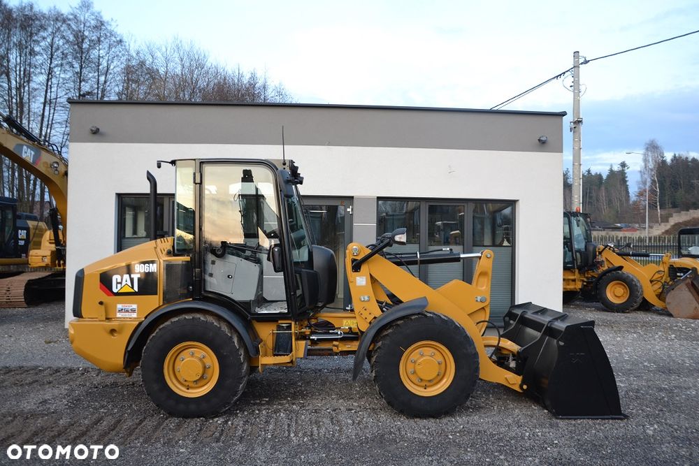 Caterpillar CAT 906 M - 12