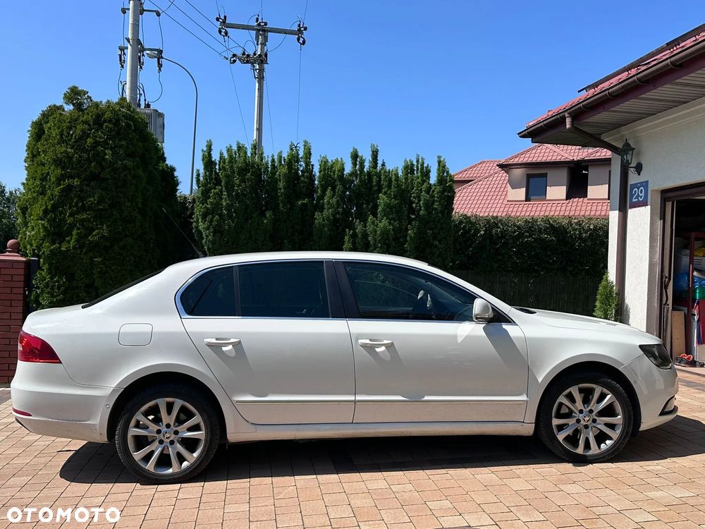 Skoda Superb 2.0 TDI Elegance DSG - 6