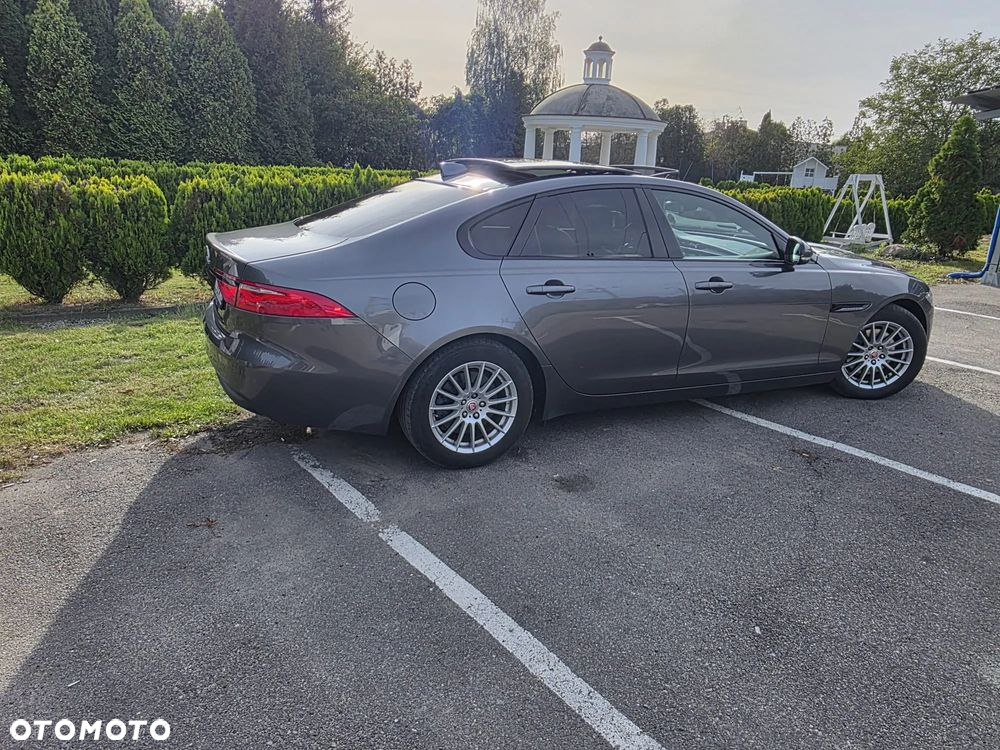 Jaguar XF 2.0 i4D R-Sport - 23