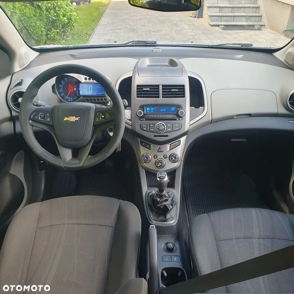 Chevrolet Aveo 1.4 16V LS Design+ - 17