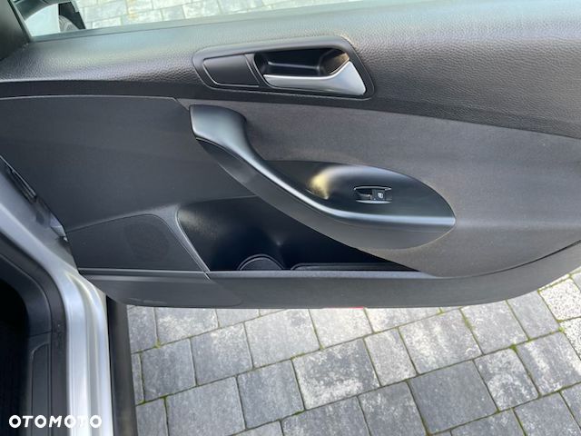 Volkswagen Passat Variant - 25