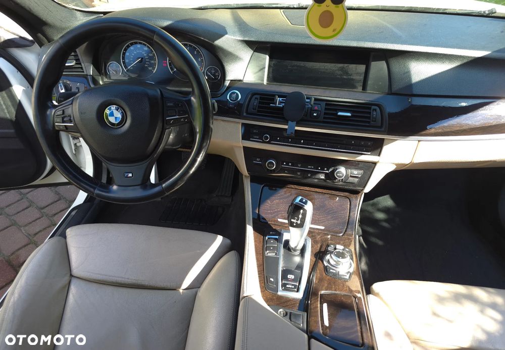 BMW Seria 5 535i xDrive - 7