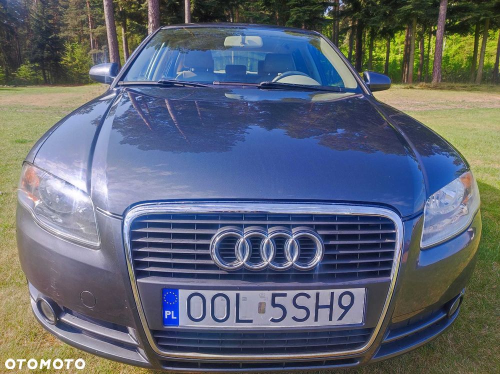 Audi A4 Limousine - 3