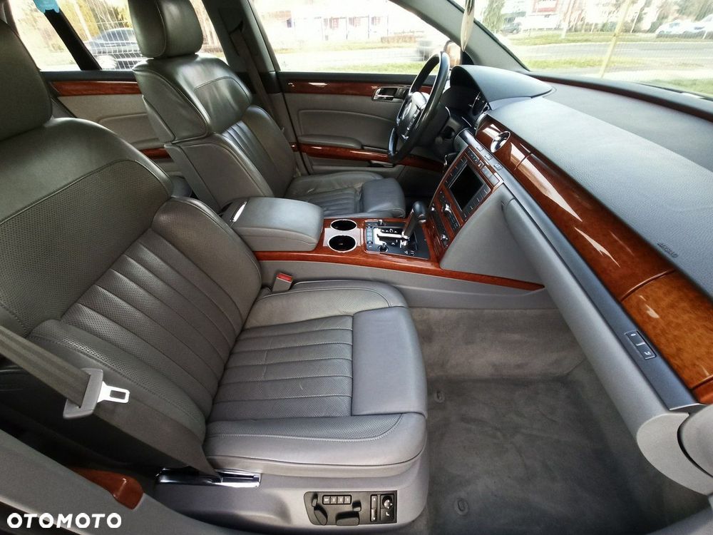 Volkswagen Phaeton - 11