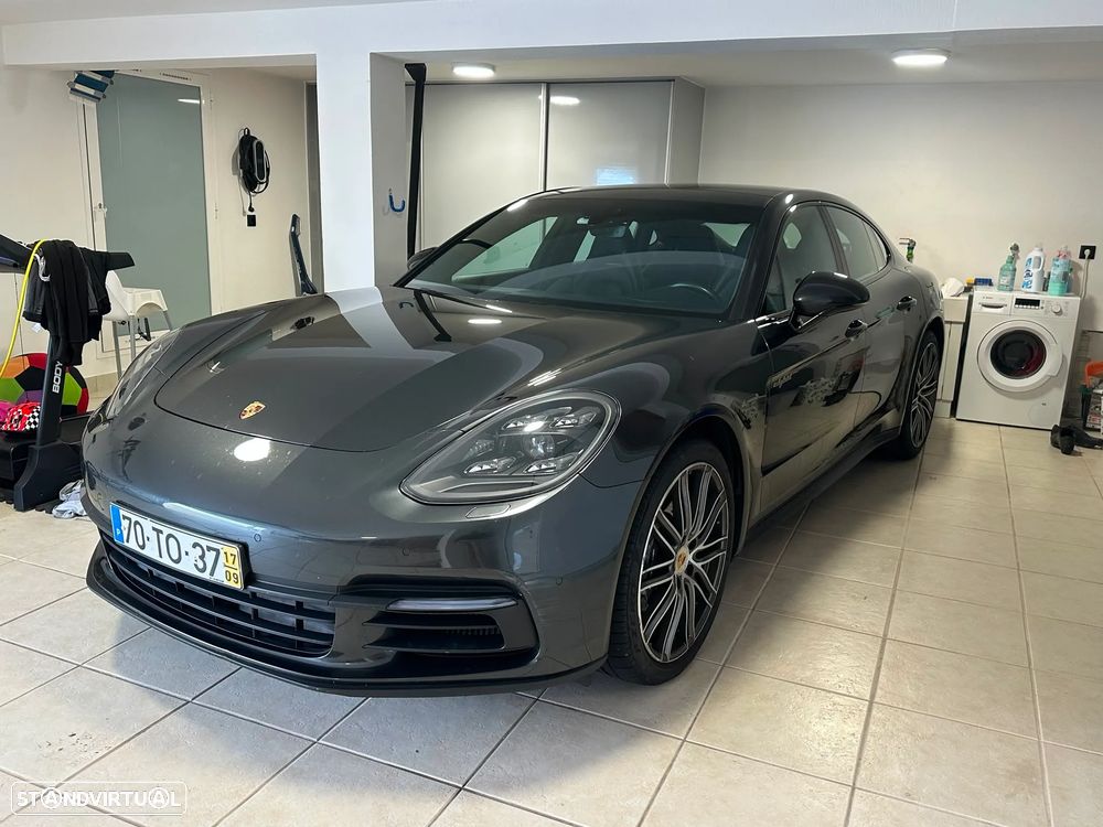 Porsche Panamera - 1