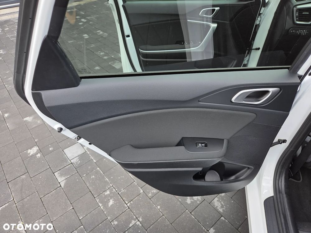 Kia Ceed 1.6 CRDi Eco-Dynamics+ (48V Mild-Hybrid) DCT7 Platinum Edition - 19