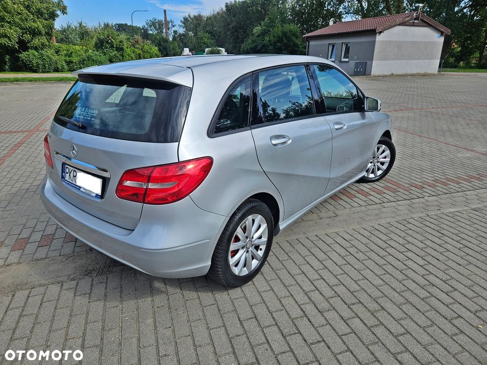 Mercedes-Benz Klasa B 180 (BlueEFFICIENCY) - 19
